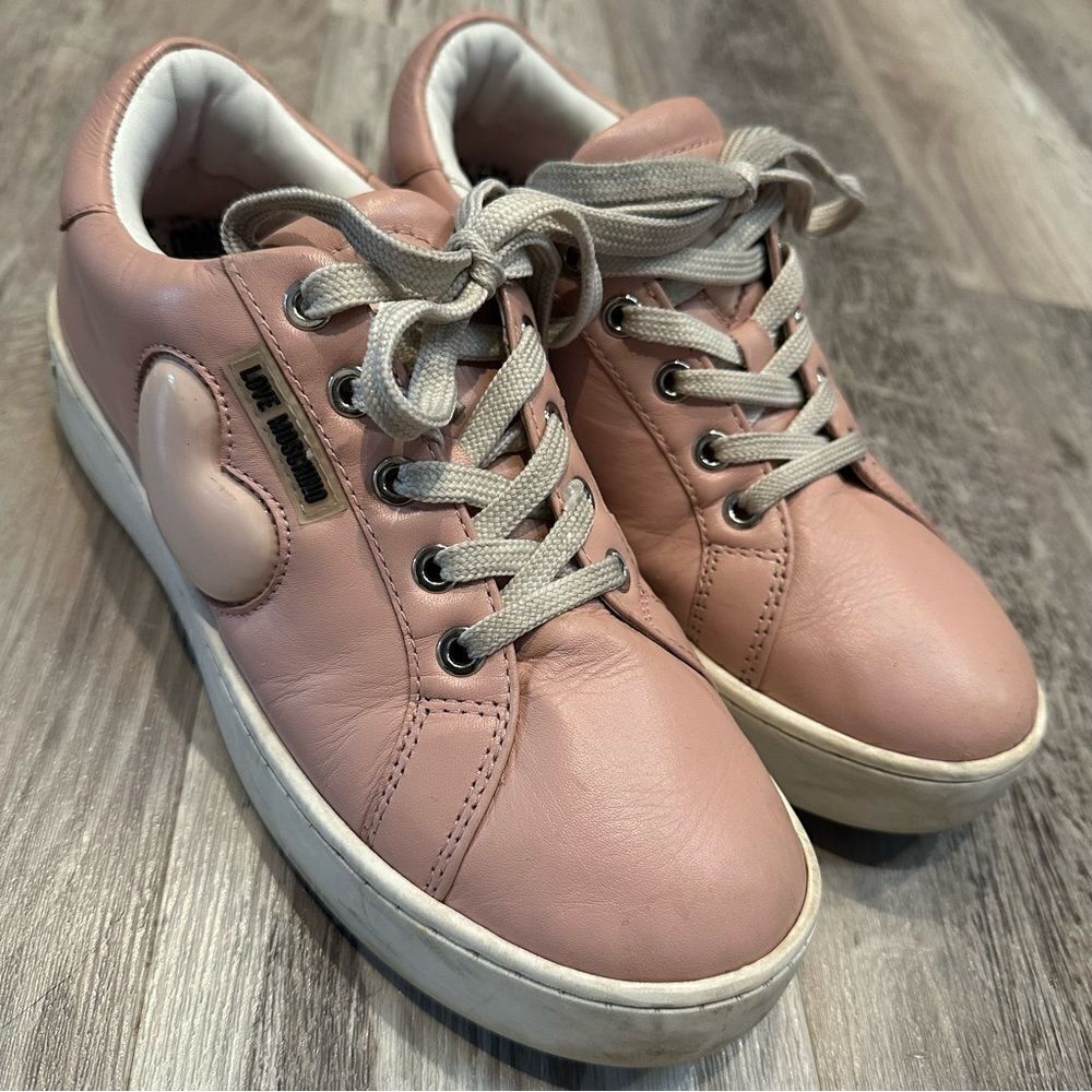 MOSCHINO Pink Sneakers Love Heart Womens Size 38/8‎